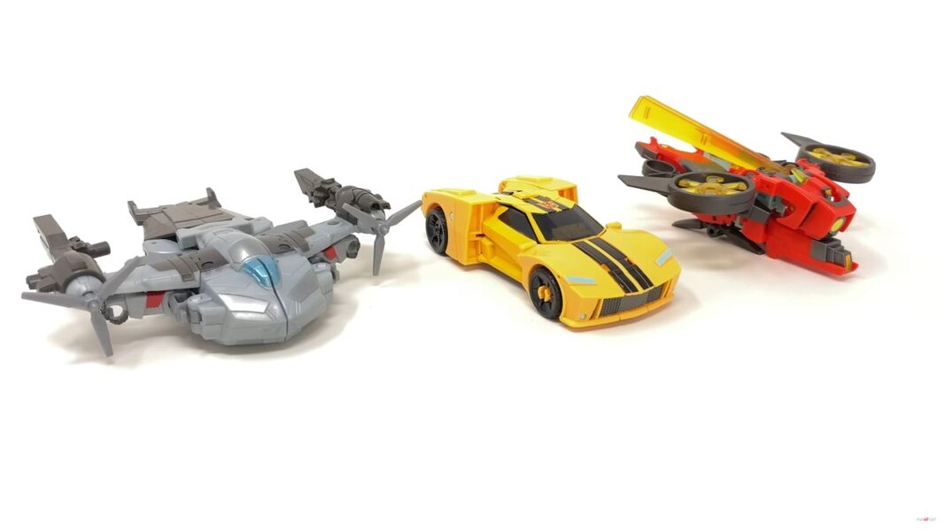 In Hand Image Of Transformers Earthspark Bumble Deluxe Class  (36 of 37)